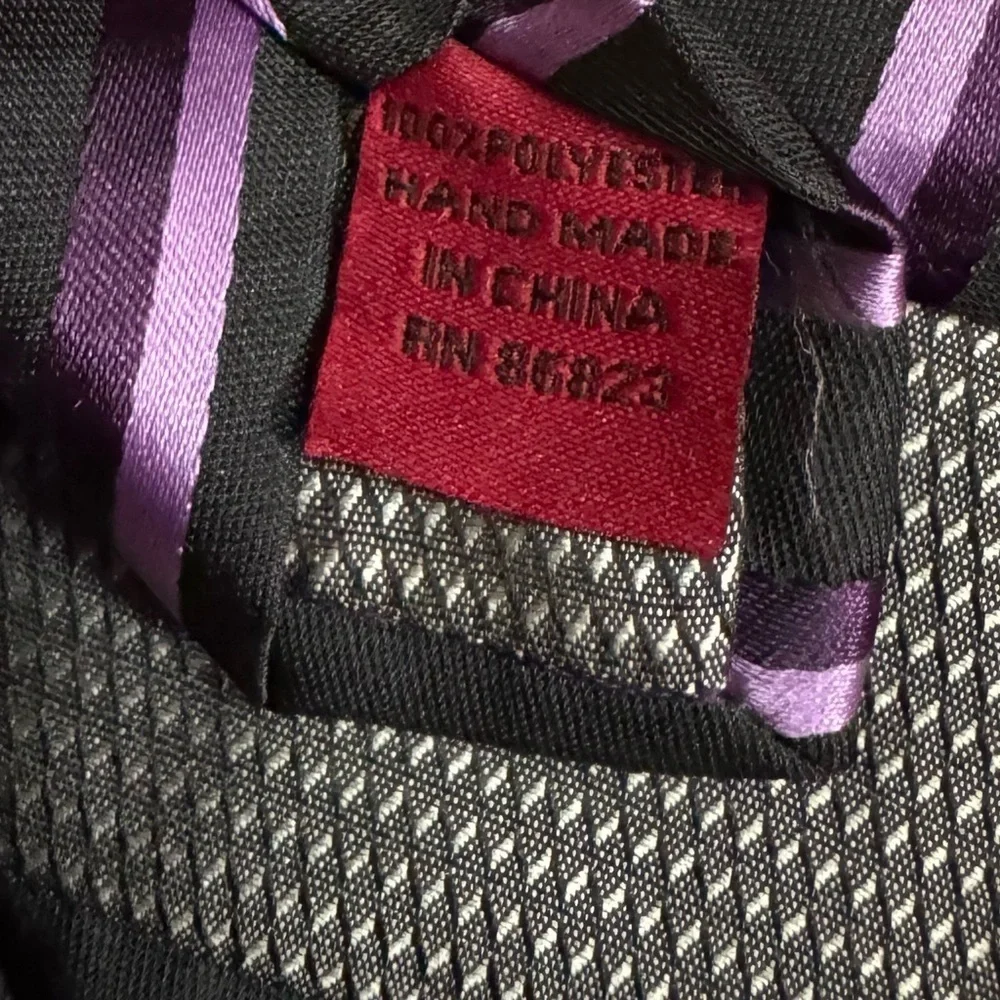 ❄️END of SEASON SALE❄️BERGAMO New York Sophisticated Black and Purple Repp Tie